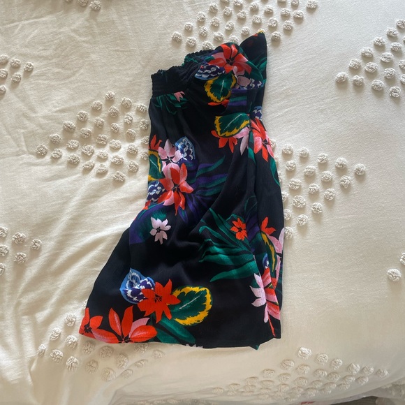 Flower off the shoulder top(old navy) - Picture 3 of 3